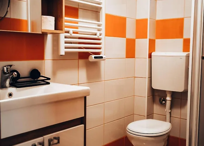 別荘 The Emperor Of The Forest *